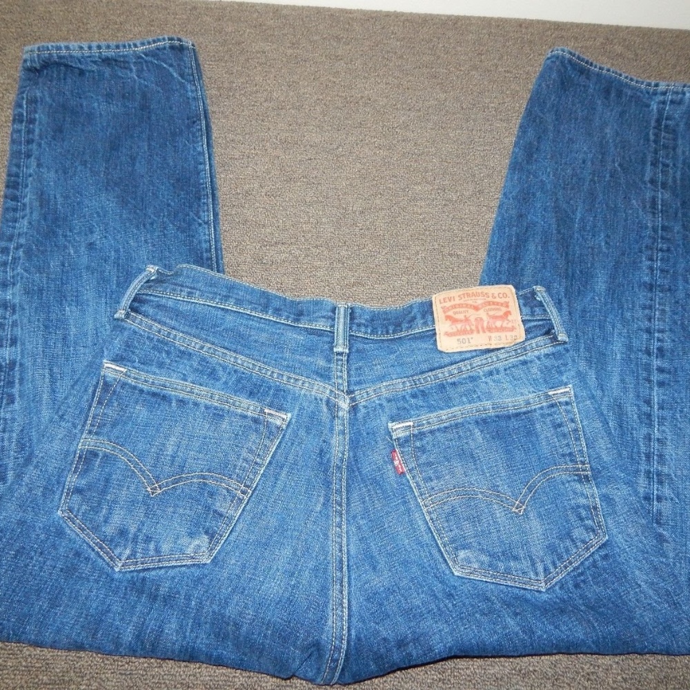 Levis 501 Buttonfly Distressed 33x28 Straight Leg